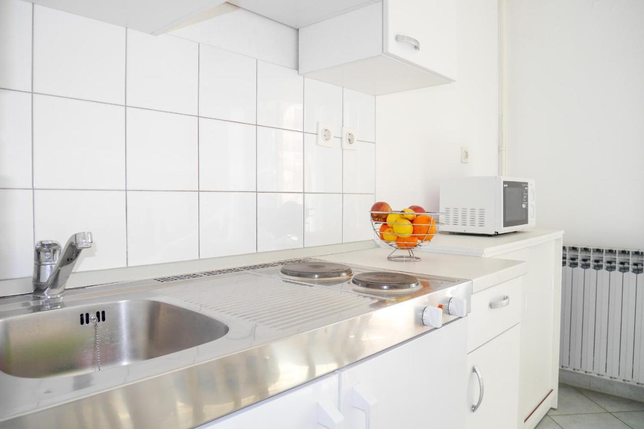 Apartments Beach Дуги Рат Екстериор снимка