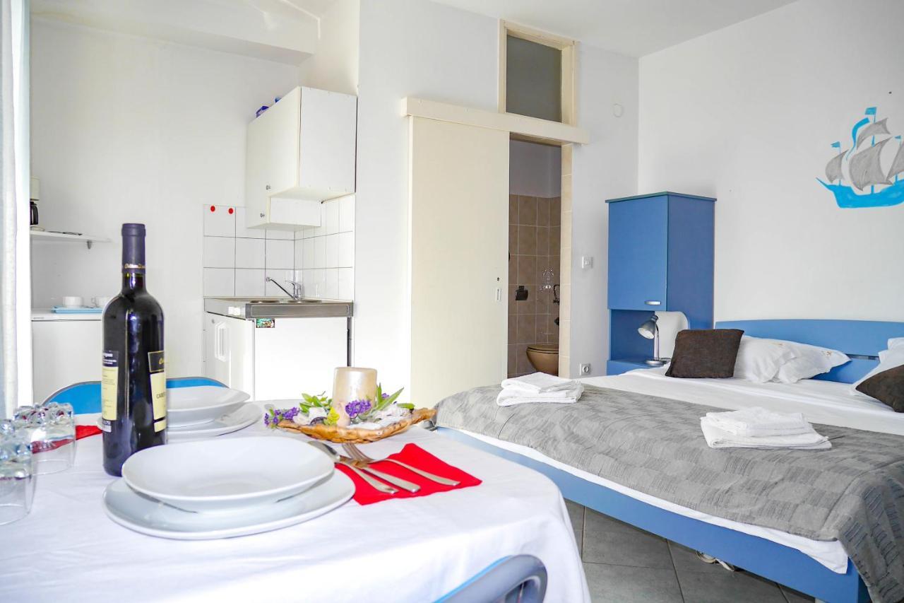 Apartments Beach Дуги Рат Екстериор снимка