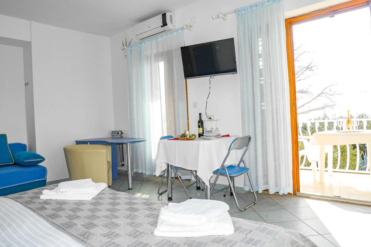 Apartments Beach Дуги Рат Екстериор снимка