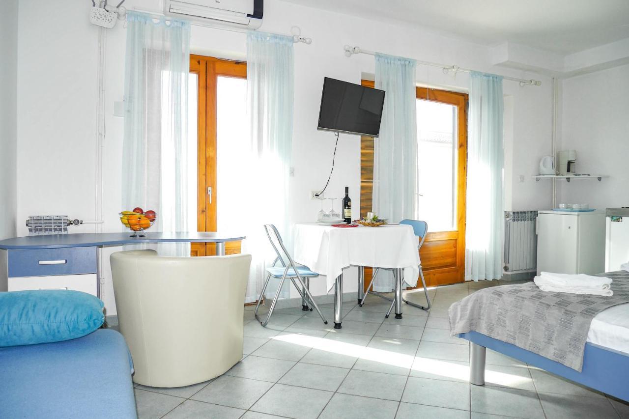 Apartments Beach Дуги Рат Екстериор снимка