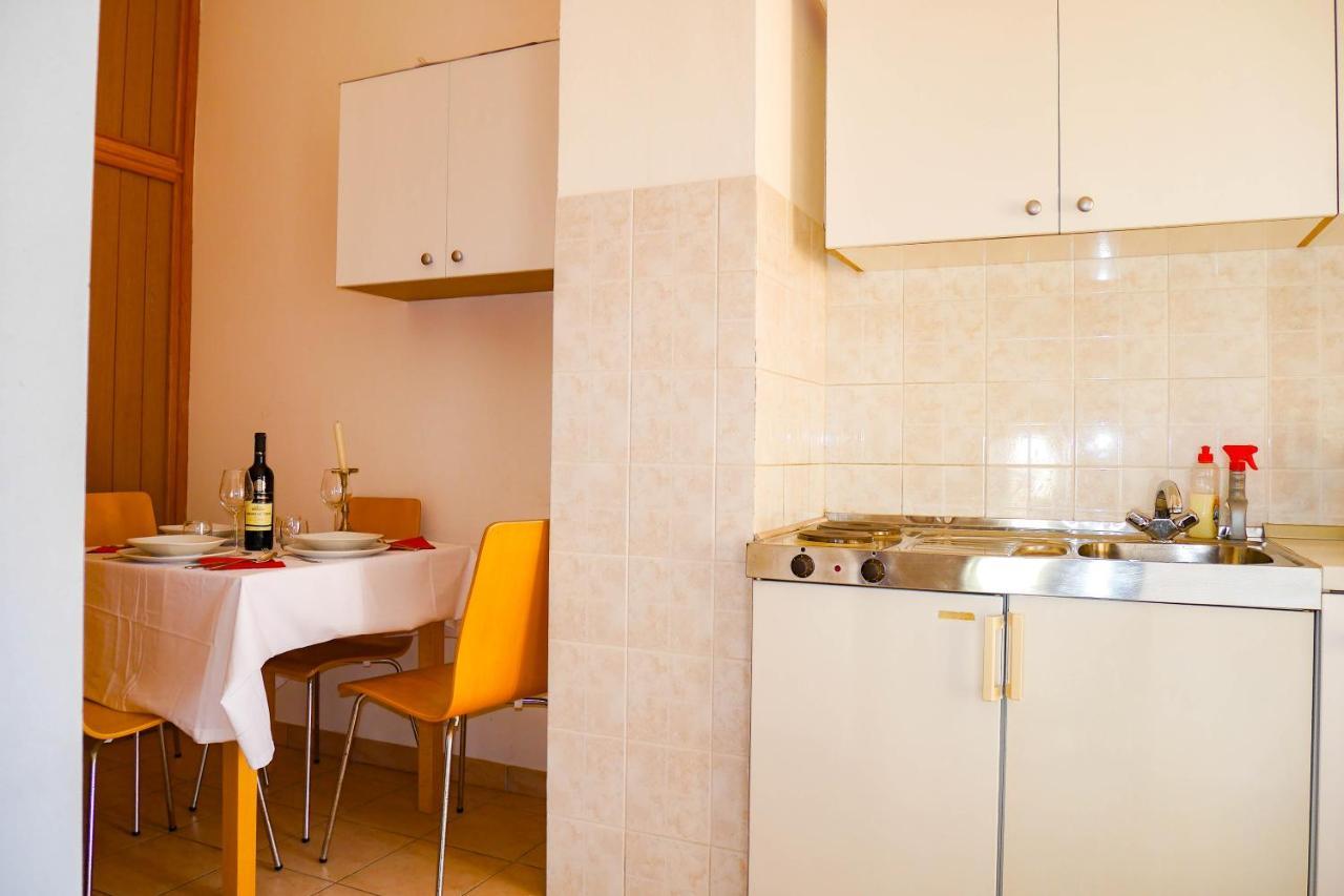 Apartments Beach Дуги Рат Екстериор снимка
