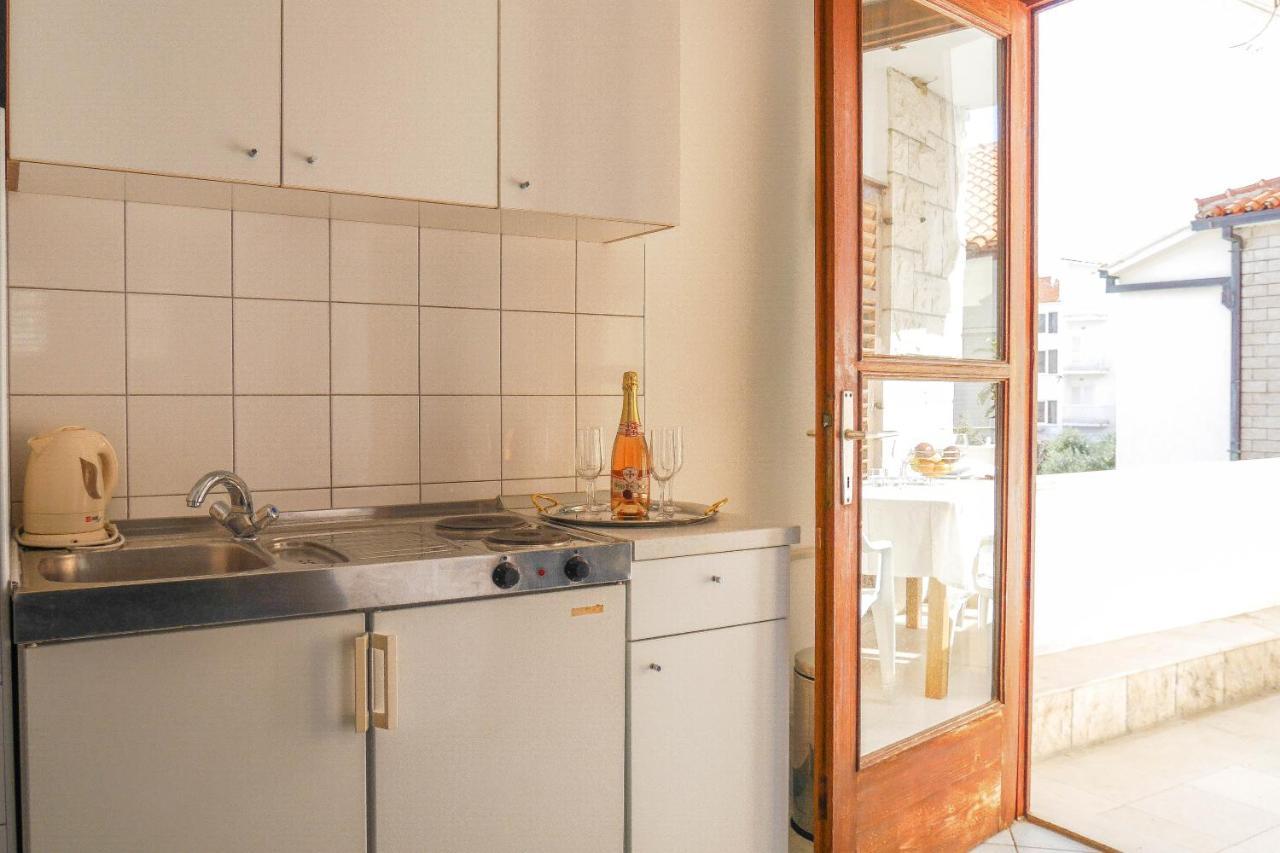 Apartments Beach Дуги Рат Екстериор снимка