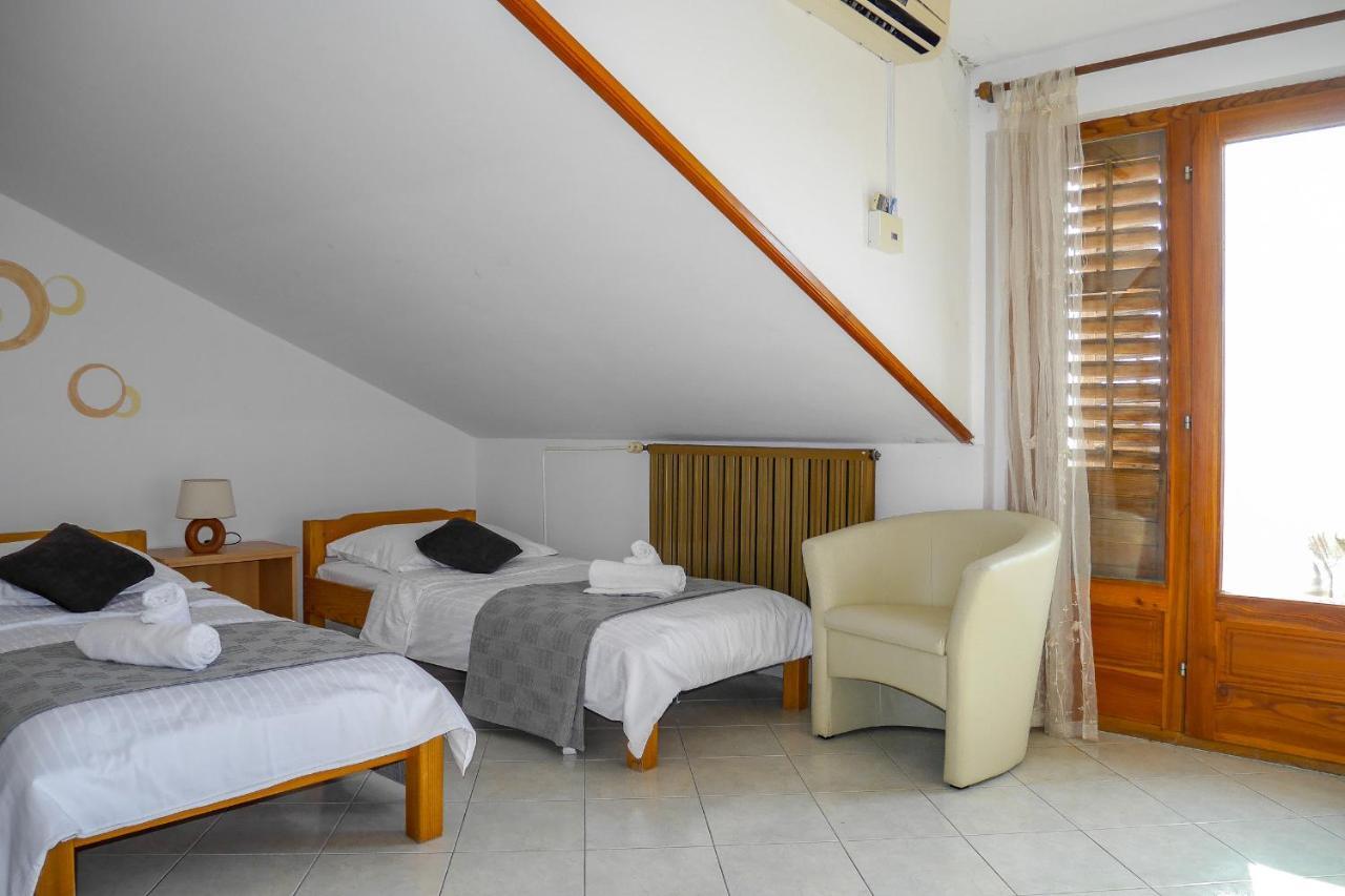 Apartments Beach Дуги Рат Екстериор снимка