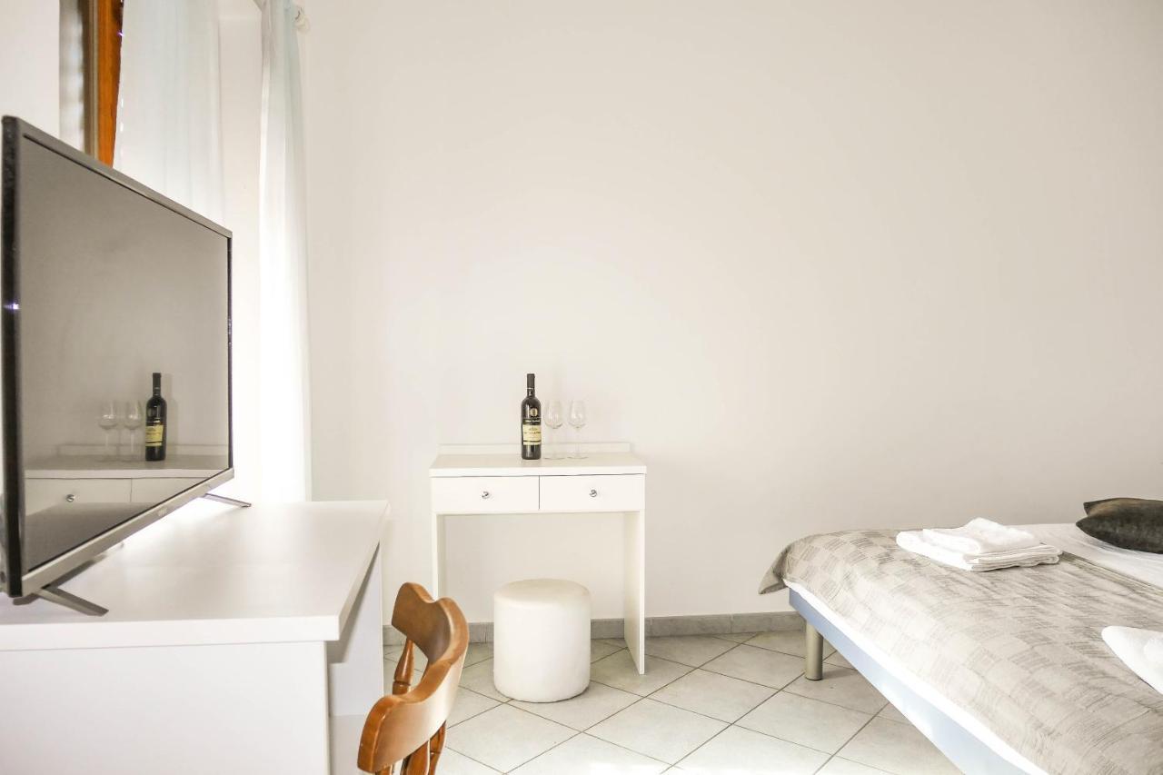 Apartments Beach Дуги Рат Екстериор снимка