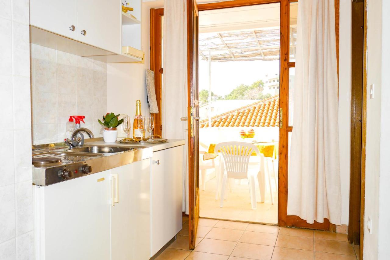 Apartments Beach Дуги Рат Екстериор снимка